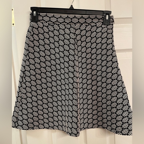 ZARA Woman Black & Ivory Textured A-Line Skirt | Size M - Picture 2 of 6